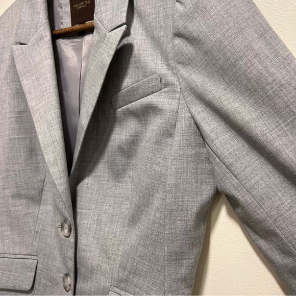 The Limited Collection Light Gray Blazer Two Button, Size 4, Career - Picture 6 of 15